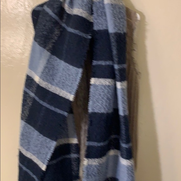 Scarf - Picture 3 of 4